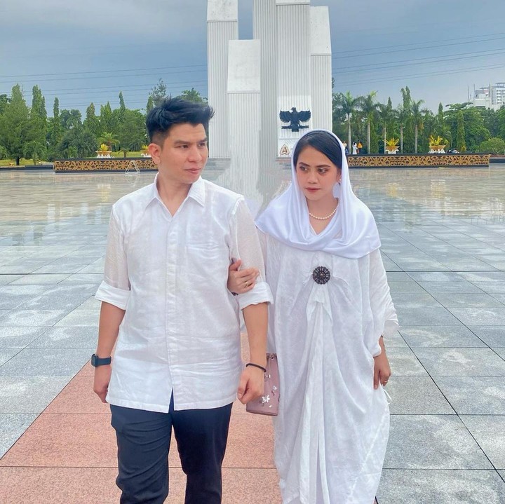 <p>Setelah menikah, Ifan dan Clarine kerap membagikan momen kebersamaan mereka di laman Instagram. Kemesraan keduanya pun membuat banyak netizen iri. (Foto: Instagram: @muhammadirfan)</p>