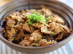 Resep Beef Bowl ala Restoran Jepang yang Praktis Mengenyangkan