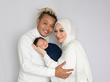 Tanggapan Tak Terduga Nathalie Lihat Wajah Sedih Sule Video Call Baby Adzam