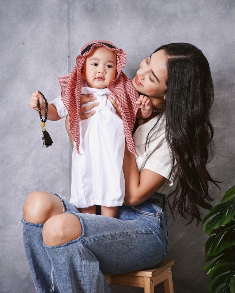 Anya Geraldine Anya Geraldine