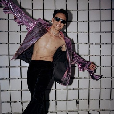 Cosplay Jadi Jamet, Jefri Nichol Boncengan 1 Motor bareng 3 Orang