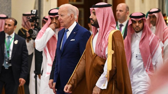Presiden China Xi Jinping bakal bertemu dengan sejumlah pemimpin Arab, termasuk Putra Mahkota Saudi, Pangeran Mohammed bin Salman (MbS), di Riyadh.