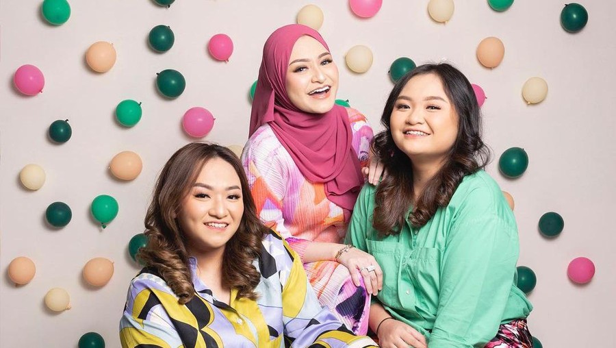 Nathalie Holscher dan adik-adiknya
