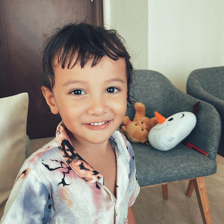 <p>Di 2018 lalu, Putri Marino dan Chicco Jerikho dikaruniai anak perempuan yang diberi nama Surinala Carolina Jarumilind. Belum lama ini, potret terbarunya diunggah oleh Putri Marino. (Foto: Instagram @putrimarino)</p>