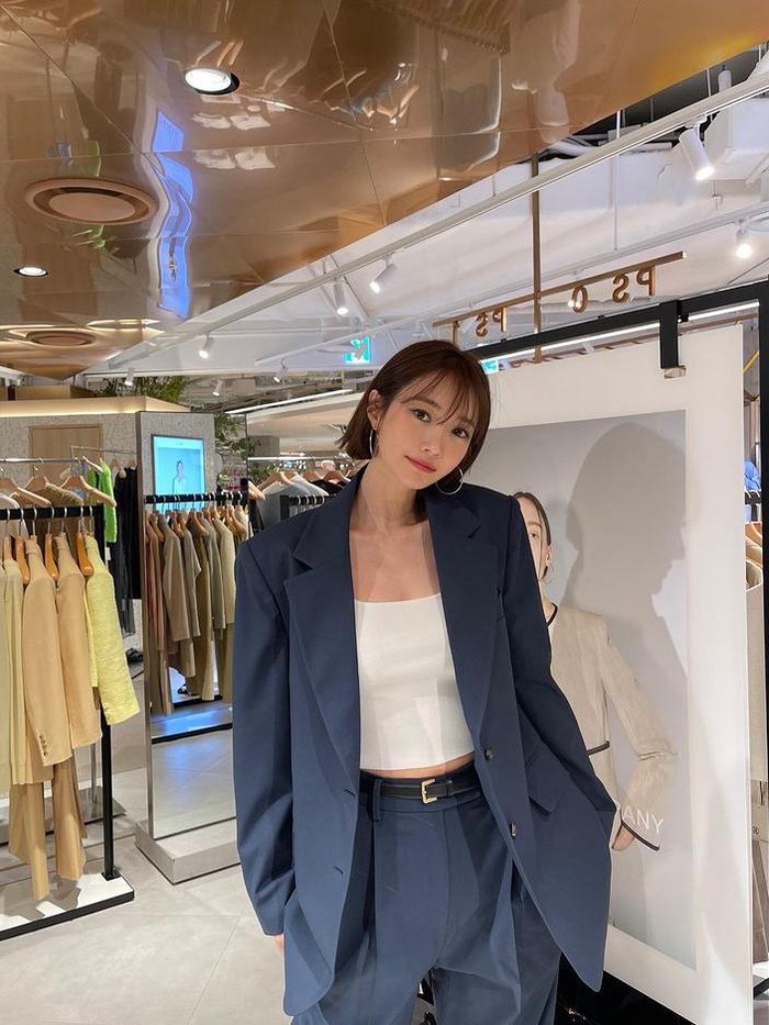 Aktris Korea Selatan kelahiran tahun 1985 ini juga masih tampil memesona meski usianya sudah 36 tahun. Go joon Hee semakin dikenal melalui perannya sebagai Min Ha Ri di drama korea She Was Pretty./ Foto: Instagram.com/gojoonhee