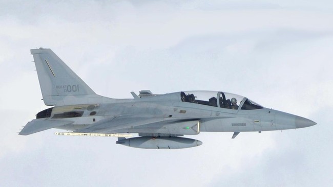 TNI AU menghentikan operasional pesawat tempur T-50i Golden Eagle untuk sementara waktu.