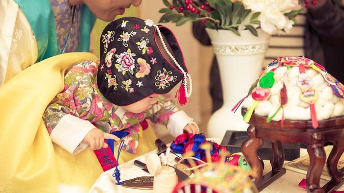 Mengenal Doljanchi, Tradisi Perayaan Ulang Tahun Pertama untuk Bayi di Korea Selatan