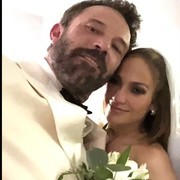 Sempat Jadi Rahasia, Ini Tampilan Gaun Pengantin Lain Jennifer Lopez Rancangan Zuhair Murad