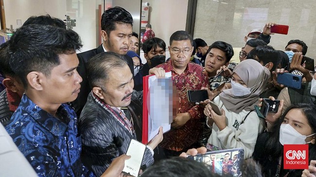 Kuasa Hukum keluarga, Kamaruddin Simanjuntak menyebut hasil autopsi ulang terhadap jenazah Brigadir J menunjukkan sejumlah fakta yang berbeda.