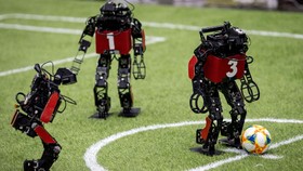 FOTO: Melihat Laga Internasional RoboCup 2022 di Bangkok