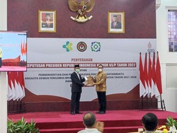 Jokowi Angkat Abdul Kadir Jadi Ketua Dewas BPJS Kesehatan