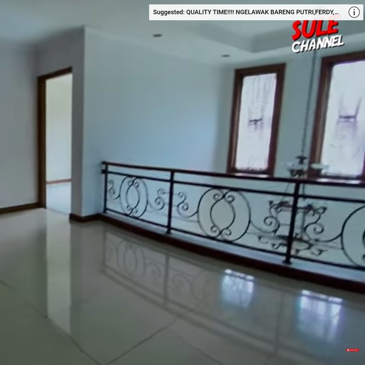 <p>Putri juga mengatakan dirinya ingin membuat sebuah studio musik di rumah ini. Jadi, Putri bisa berkreasi dan berinovasi dengan musiknya. (Foto: YouTube SULE PRODUCTIONS)</p>