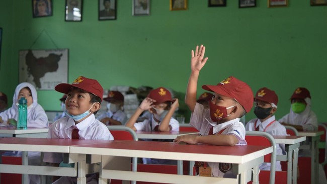 Dinas Pendidikan Kota Solo mengatakan lalu lintas dipastikan padat saat Muktamar Muhammadiyah, sehingga diputuskan untuk meliburkan sekolah.