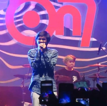 Diburu Puluhan Ribu Orang, Tiket Konser Sheila on 7 Ludes dalam 30 Menit