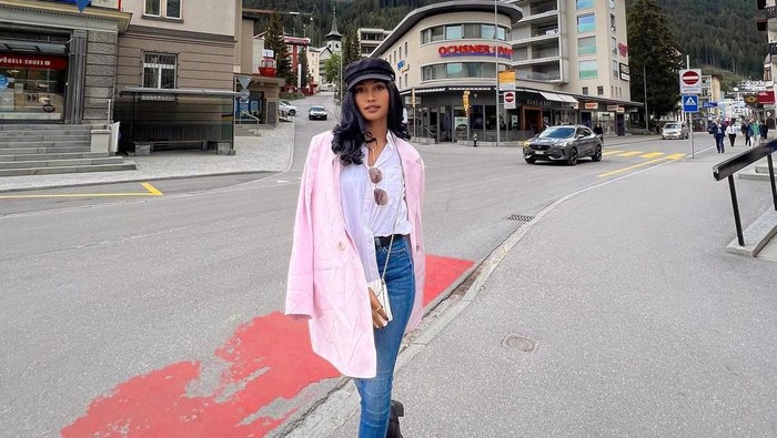 Unik dan Modis, Ini Cara Novia Bachmid Padu Padan Blazer Unik dan Modis, Ini Cara Novia Bachmid Padu Padan Blazer