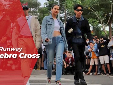 img-title Keren Abis! Gaya Valerie dan Veronika Beraksi di Citayam Fashion Week