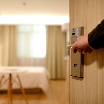 img-title Ini Daftar Barang Hotel yang Boleh dan Tidak Boleh Dibawa Pulang, Kamu Sudah Tahu?