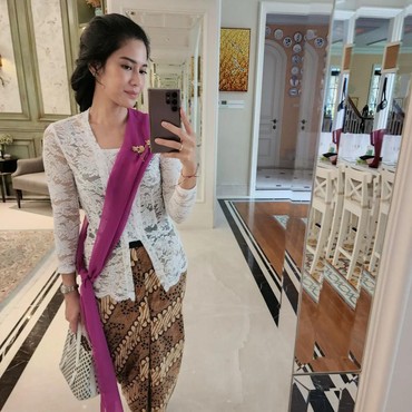 Dian Sastro Pamer Outfit ke Dukuh Atas, Ingin Kebaya Masuk UNESCO