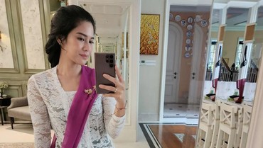 img-title Dian Sastro Pamer Outfit ke Dukuh Atas, Ingin Kebaya Masuk UNESCO