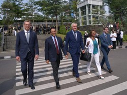 Ketika Dua Gubernur Adu Gaya Ala SCBD di Sudirman