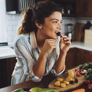 Insomnia? Coba Konsumsi 3 Buah Ini untuk Bantu Tidur Lebih Cepat!