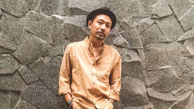 Buluk eks Superglad dikabarkan merengek kepada korban supaya tidak dipenjarakan terkait kasus penipuan senilai Rp2,4 miliar.