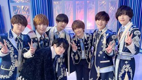 Gemerlap dan Kemeriahan Naniwa Danshi dalam Album 1st Love