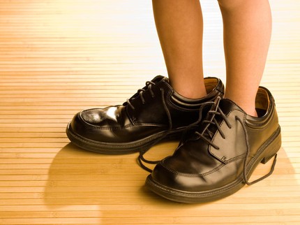 Viral Siswa SD Pakai Seragam & Sepatu Kebesaran, Alasannya Bikin Guru Menangis