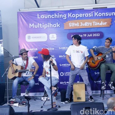 Lirik Lagu Indonesia WOW - Slank