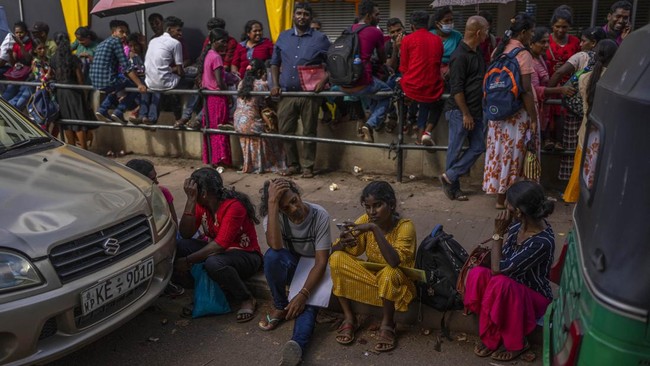 Pemerintah Sri Lanka akan mempresentasikan rencananya untuk merestrukturisasi utang hingga masalah ekonominya pada IMF, Jumat (23/9).