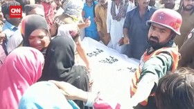 VIDEO: Kapal Menuju Acara Pernikahan Terbalik di Pakistan, 20 Tewas