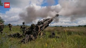 VIDEO: Momen Pasukan Ukraina Gunakan Howitzer M777 Buatan AS