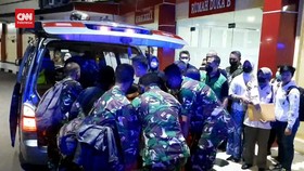 VIDEO: Jenazah Pasutri Anggota TNI AL Dibawa Pulang Keluarga