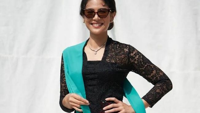 Indonesian Celebrity Style Competition When Wearing Kebaya!  From Dian Sastro to Maudy Ayunda!