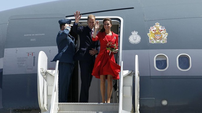 Dari Kate Middleton Hingga Ratu Letizia, Berikut Fashion Airport Terbaik Ala Royal Family! Dari Kate Middleton Hingga Ratu Letizia, Berikut Fashion Airport Terbaik Ala Royal Family!