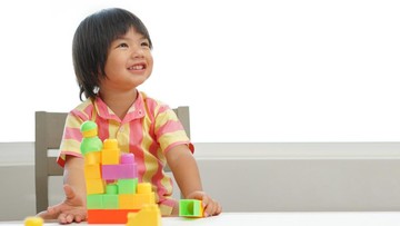TIPS MENJAGA ANAK TETAP AKTIF
