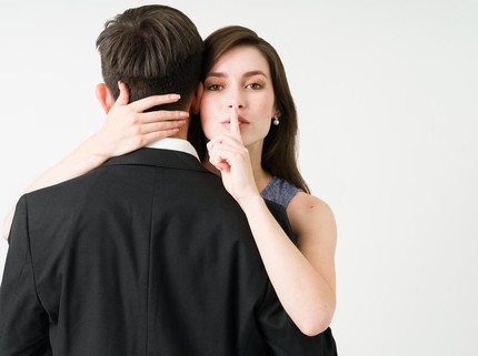 Cara Elegan Istri Balas Perselingkuhan Suami, Minta Pelakor Jadi Pelayan