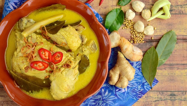 Opor Ayam (Indonesian Cuisine), Chicken cooked in coconut milk and spices