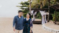<p>Kahiyang juga membagikan momen saat berdua bersama suaminya, Bobby Nasution. Banyak netizen mulai berkomentar soal kabar kehamilan ketiga wanita 31 tahun ini. (Foto: Instagram @ayanggkahiyang)</p>