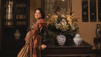 <p>Baru-baru ini, Kahiyang membagikan potret baby bump kehamilannya yang sudah tampak besar di media sosial. Kahiyang terlihat glowing dan cantik mengenakan dress batik berwarna cokelat. (Foto: Instagram @ayanggkahiyang)</p>