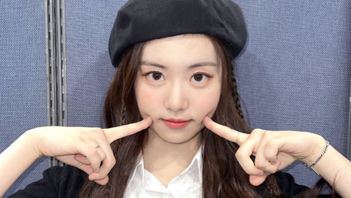 Kim Garam resmi mengakhiri kontrak eksklusif dengan HYBE LABELS / SOURCE MUSIC akibat kontroversi yang menimpa dirinya / foto: twitter.com/IM_LESSERAFIM