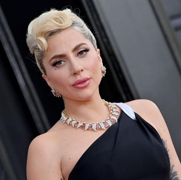 Imbalan untuk Informasi Keberadaan Pelaku Penembakan 'Dog Walker' Lady Gaga