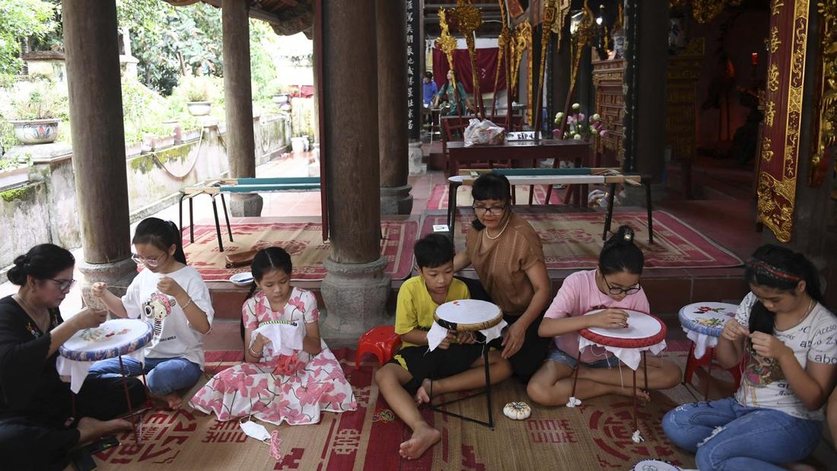 FOTO: Melestarikan Bordir Tradisional Hanoi