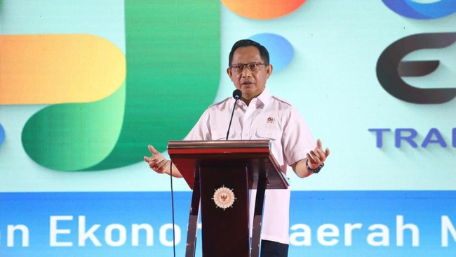 Menteri Dalam Negeri Muhammad Tito Karnavian mendorong diverifikasi pangan dan meminta masyarakat Indonesia jangan hanya fokus makan beras.
