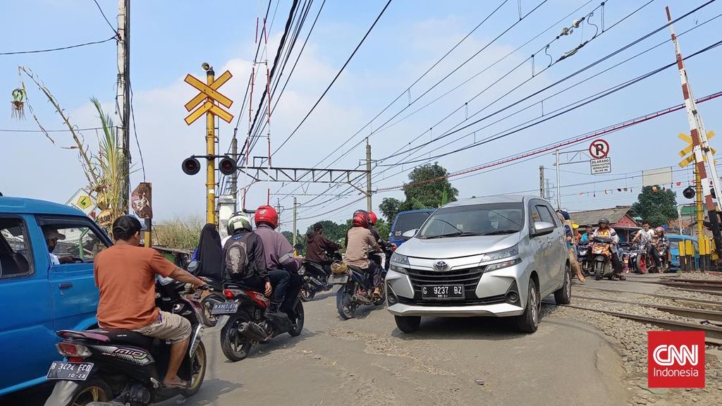 Ragam Penyebab Kendaraan Bisa Mogok Tepat di Perlintasan Kereta
