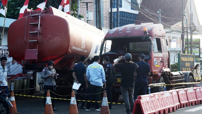 Senior investigator KNKT mengatakan umumnya orang menyebut rem blong dan sebagainya, pihaknya menyebut itu sebagai kegagalan pengereman. Dan, itu lagi didalami.