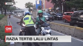 VIDEO: Razia Tertib Lalu Lintas, Pemotor Nekat Lawan Arah
