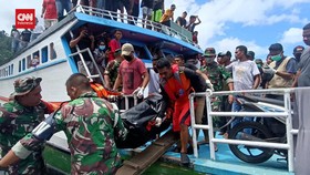 VIDEO: 4 Jenazah Ditemukan Terjebak Dalam KM Cahaya Arafah