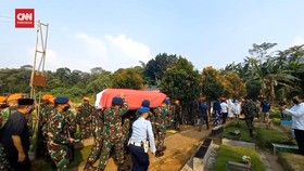 VIDEO: Pemakaman Jenazah Pilot Pesawat Tempur Yang Jatuh di Blora