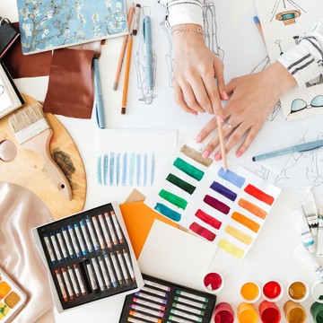 img-title Beri Perubahan Pada Fashion, Intip Zodiak dari 4 Desainer Fashion Ternama Ini